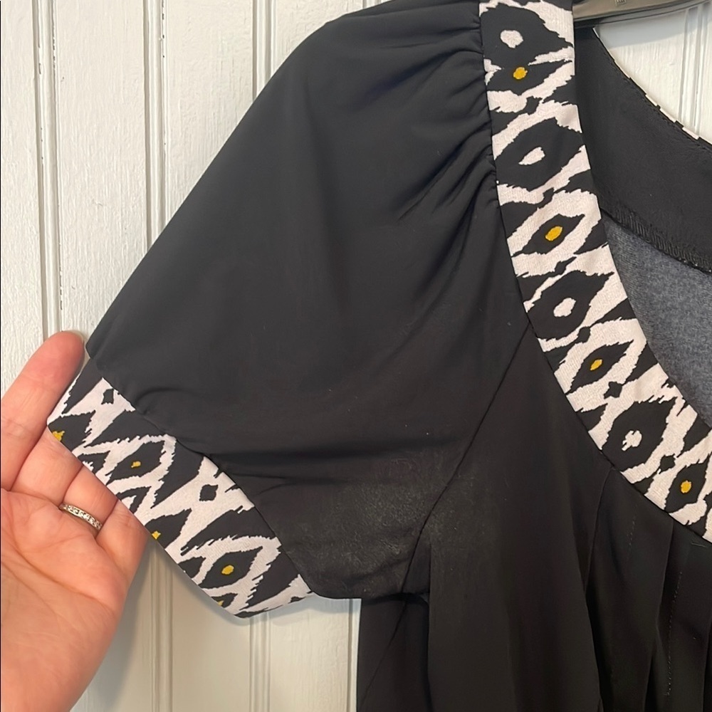 Black and White Geometric Puff Sleeve Sundress | Size 8 - Picture 3 of 11